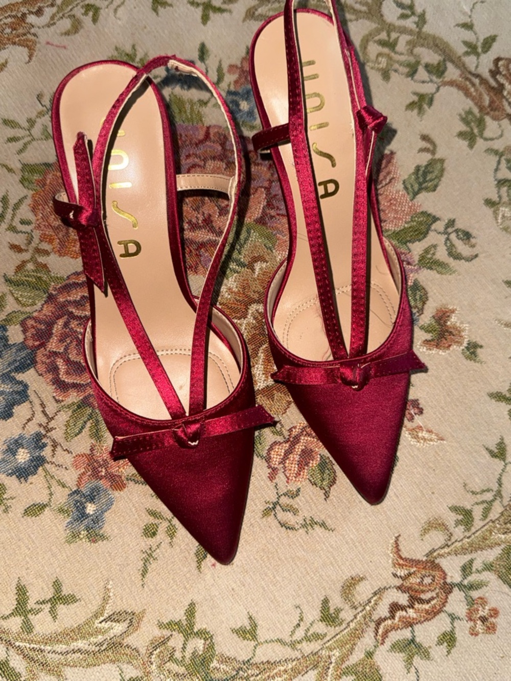Unisa Women's Burgundy Satin Pointed-Toe Slingback Pumps with Bow